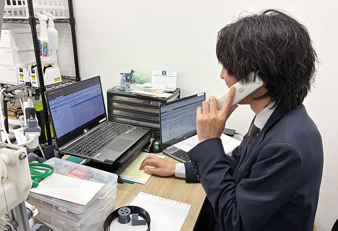 企業担当者と連絡調整